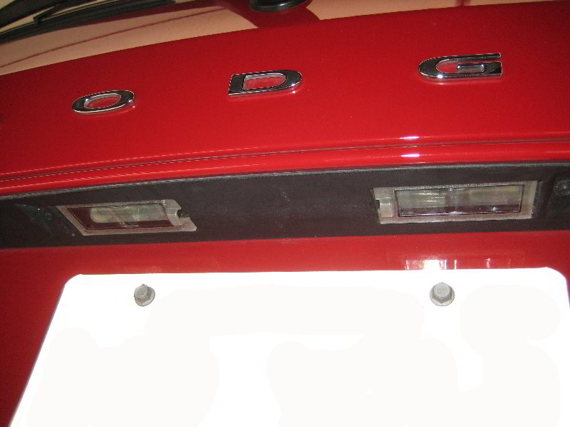 Dodge-Journey-License-Plate-Light-Bulbs-Replacement-Guide-001