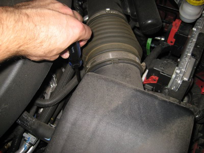 Dodge-Journey-Pentastar-V6-Engine-Air-Filter-Replacement-Guide-004