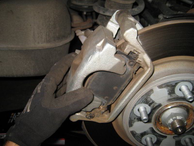 Dodge-Journey-Rear-Brake-Pads-Replacement-Guide-027