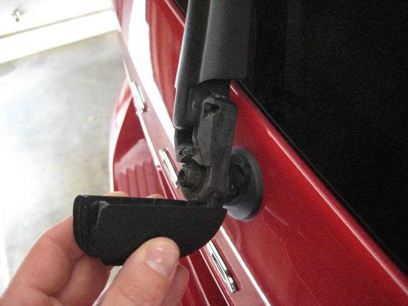 DodgeJourneyRearWindowWiperBladeReplacementGuide003