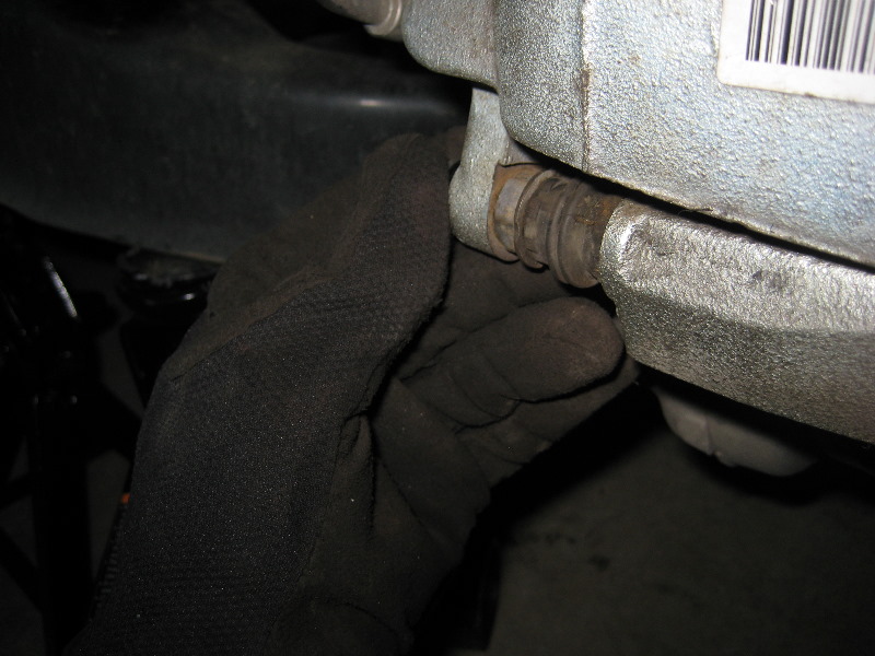 Dodge-Ram-1500-Front-Brake-Pads-Replacement-Guide-029