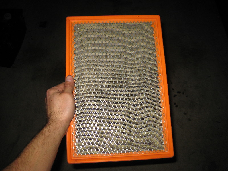 Dodge-Ram-1500-PowerTech-V8-Engine-Air-Filter-Replacement-Guide-012