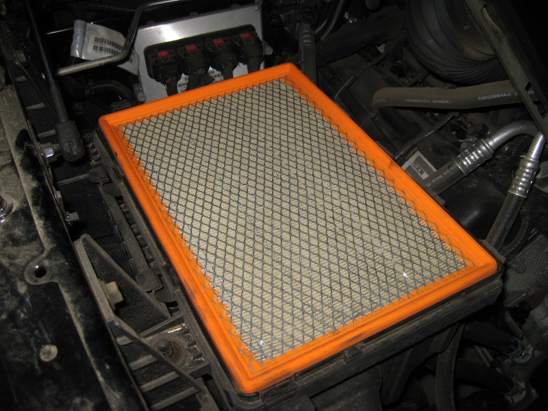 Dodge-Ram-1500-PowerTech-V8-Engine-Air-Filter-Replacement-Guide-015