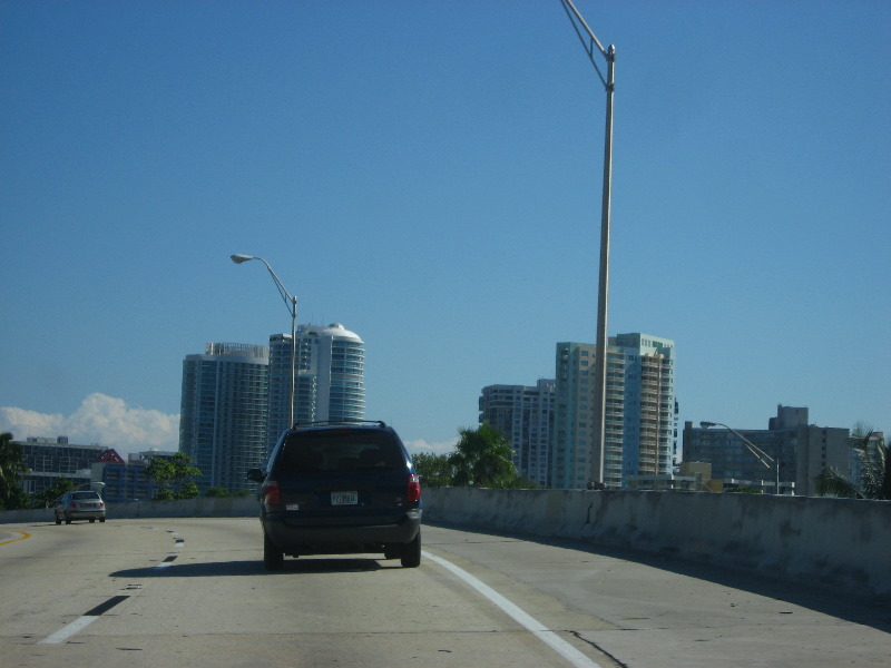 Downtown-Miami-Skyscrapers-I95-Highway-001