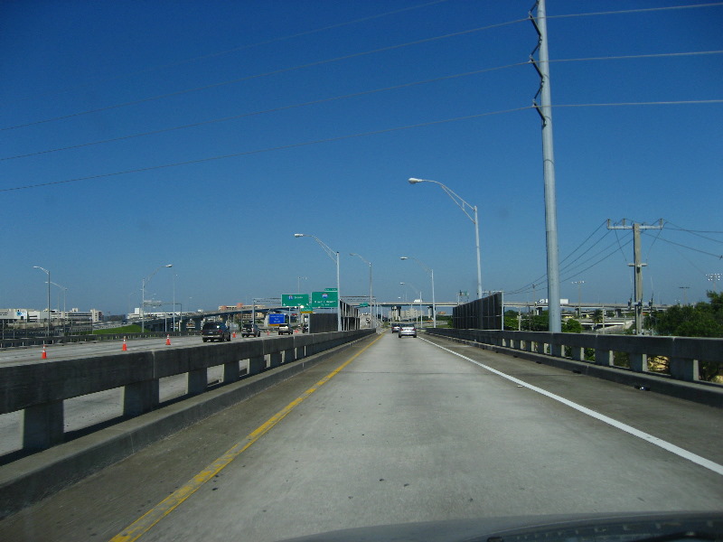 Downtown-Miami-Skyscrapers-I95-Highway-011