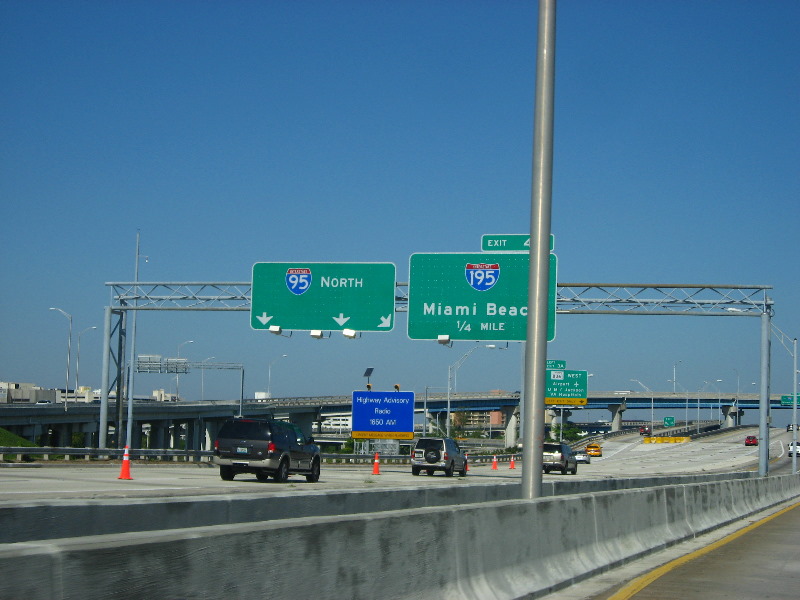 Downtown-Miami-Skyscrapers-I95-Highway-012