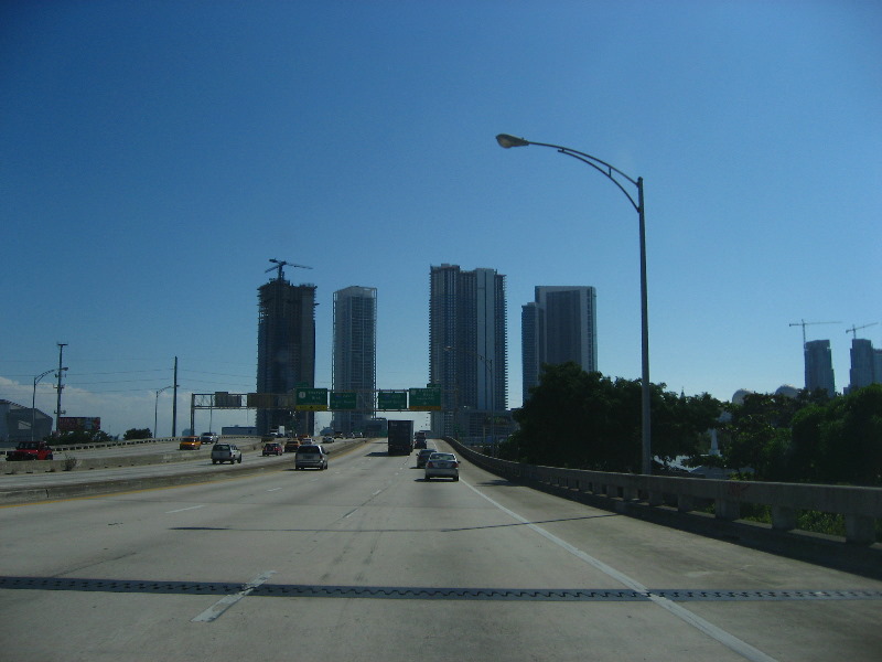 Downtown-Miami-Skyscrapers-I95-Highway-013