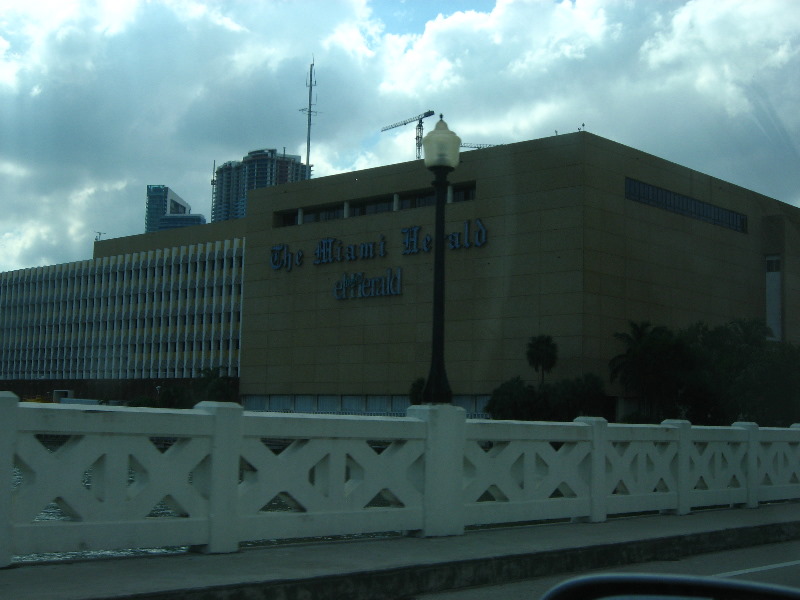 Downtown-Miami-Skyscrapers-I95-Highway-021