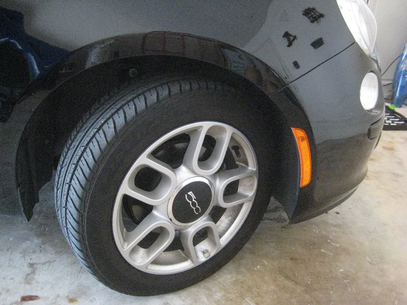 Fiat-500-Front-Side-Marker-Light-Bulb-Replacement-Guide-001