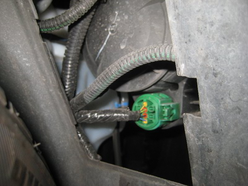 Fiat-500-Front-Turn-Signal-DRL-Light-Bulbs-Replacement-Guide-006