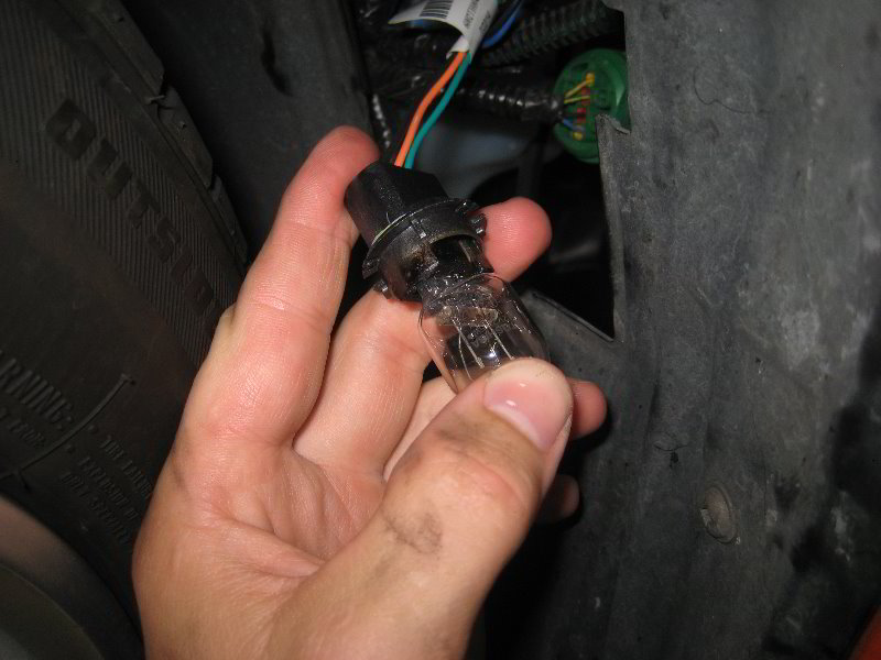 Fiat-500-Front-Turn-Signal-DRL-Light-Bulbs-Replacement-Guide-016