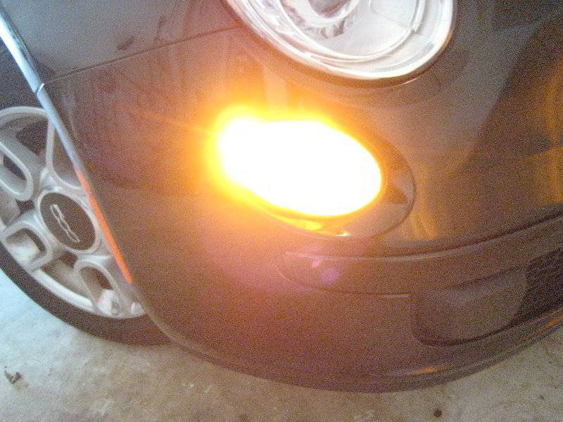 Fiat-500-Front-Turn-Signal-DRL-Light-Bulbs-Replacement-Guide-023