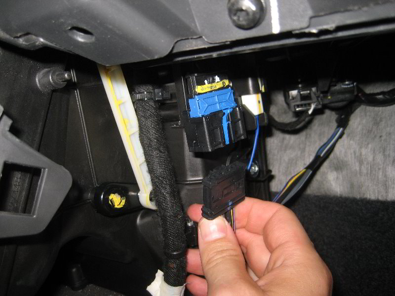 Fiat-500-HVAC-Cabin-Air-Filter-Replacement-Guide-038