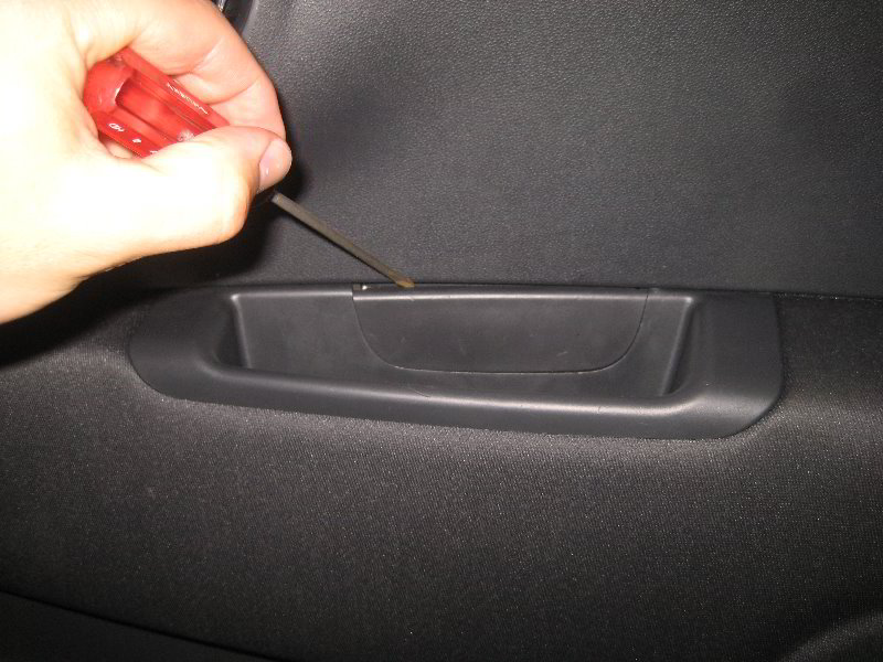 Fiat-500-Interior-Door-Panel-Removal-Guide-002