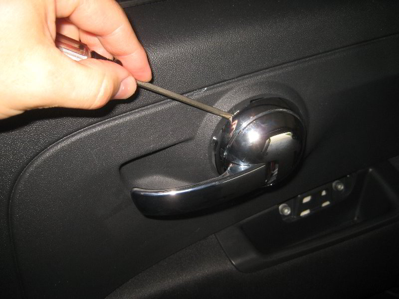 Fiat-500-Interior-Door-Panel-Removal-Guide-005