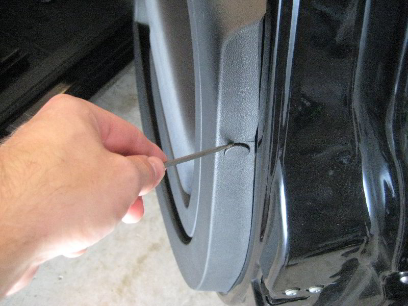 Fiat-500-Interior-Door-Panel-Removal-Guide-010