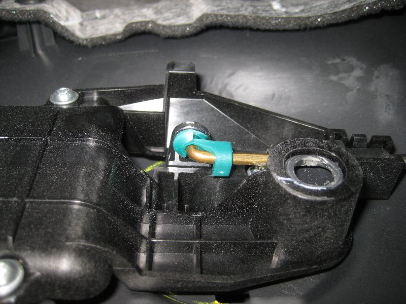 Fiat-500-Interior-Door-Panel-Removal-Guide-025