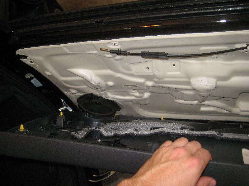 Fiat-500-Interior-Door-Panel-Removal-Guide-032