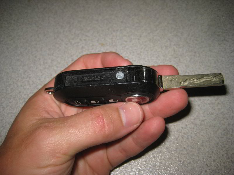 Fiat-500-Key-Fob-Battery-Replacement-Guide-003