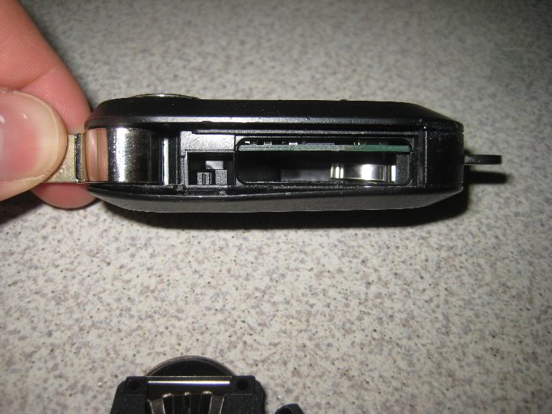 Fiat-500-Key-Fob-Battery-Replacement-Guide-009