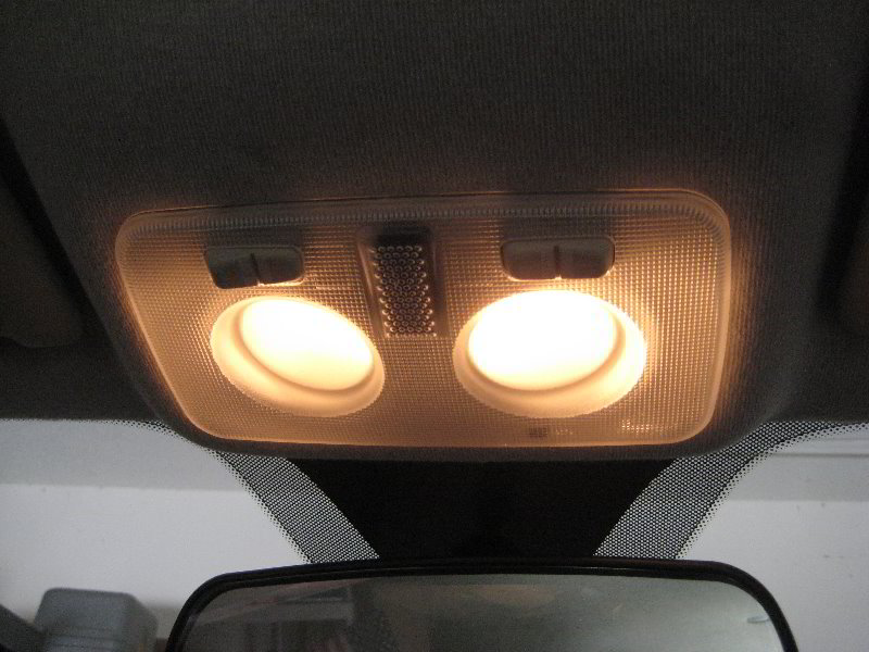 Fiat-500-Overhead-Map-Light-Bulbs-Replacement-Guide-015