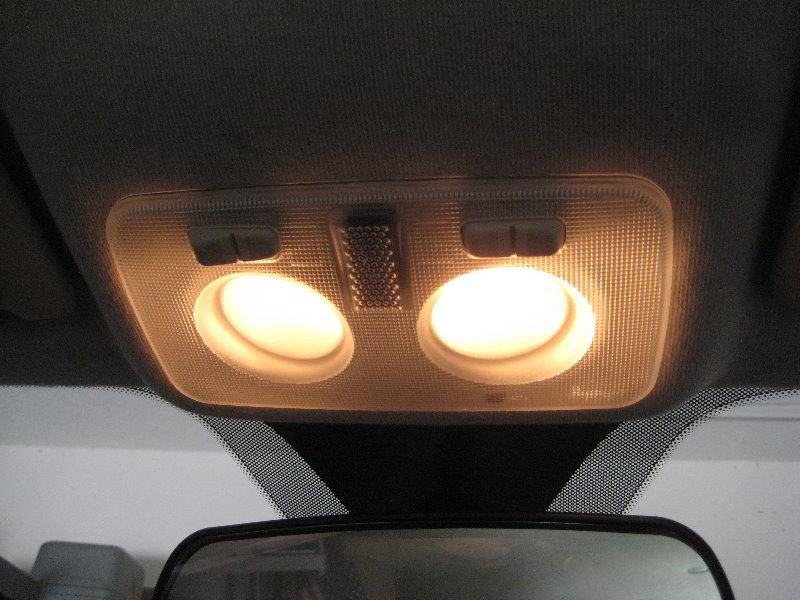 Fiat-500-Overhead-Map-Light-Bulbs-Replacement-Guide-015