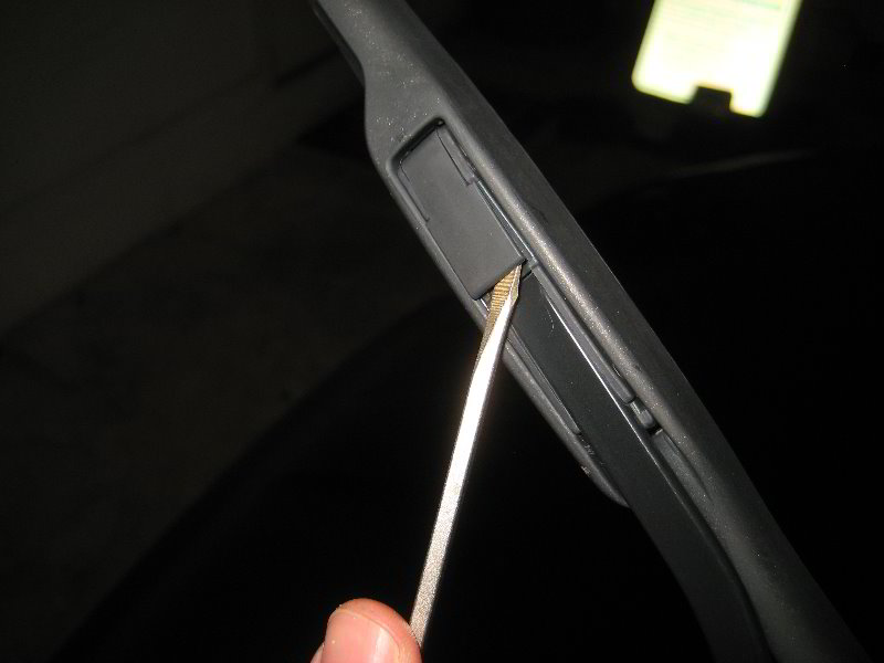 Fiat-500-Windshield-Window-Wiper-Blades-Replacement-Guide-004