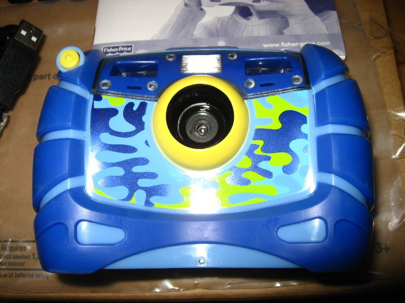 Fisher-Price-Kid-Tough-Digital-Camera-002
