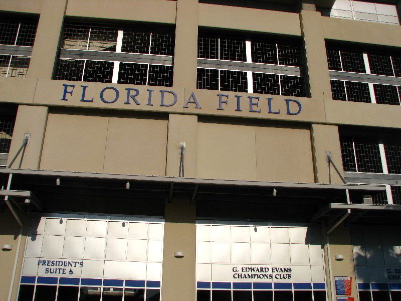 UF-Vs-UM-9-6-08-College-Football-Game-007