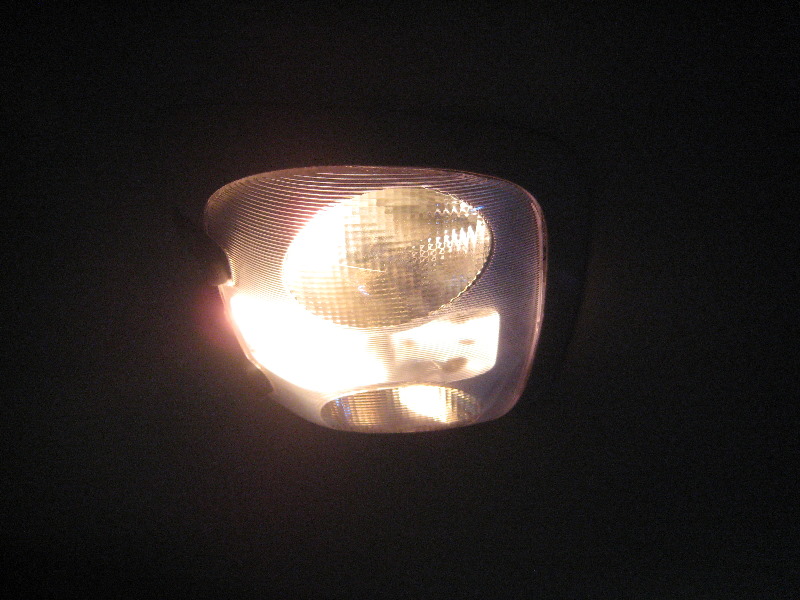Ford-Crown-Victoria-Overhead-Dome-Light-Bulbs-Replacement-Guide-024
