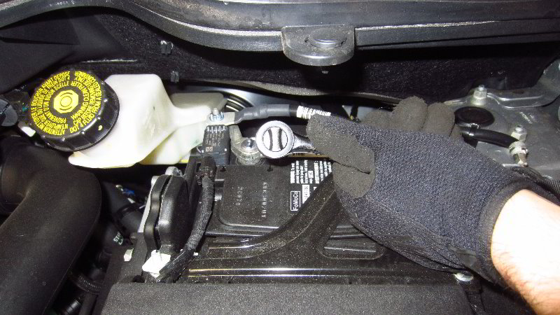 Ford-EcoSport-12V-Automotive-Battery-Replacement-Guide-003