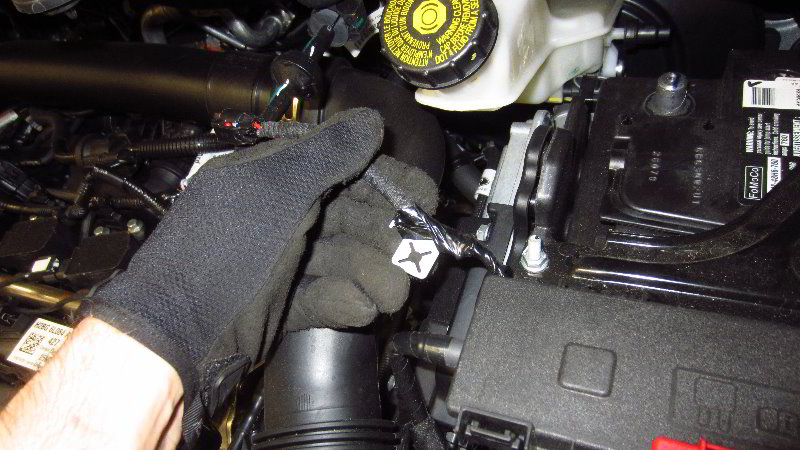 Ford-EcoSport-12V-Automotive-Battery-Replacement-Guide-008