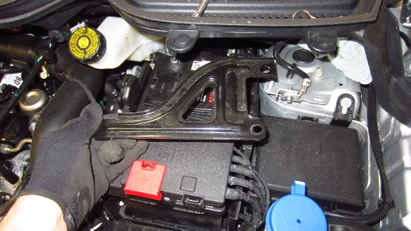 Ford-EcoSport-12V-Automotive-Battery-Replacement-Guide-013