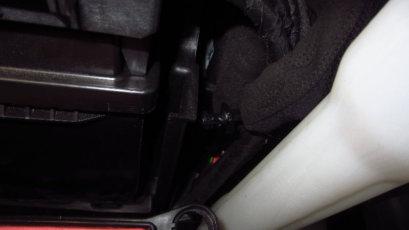 Ford-EcoSport-12V-Automotive-Battery-Replacement-Guide-027