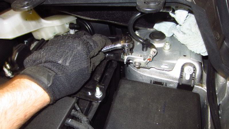 Ford-EcoSport-12V-Automotive-Battery-Replacement-Guide-031