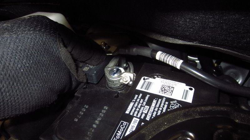 Ford-EcoSport-12V-Automotive-Battery-Replacement-Guide-034