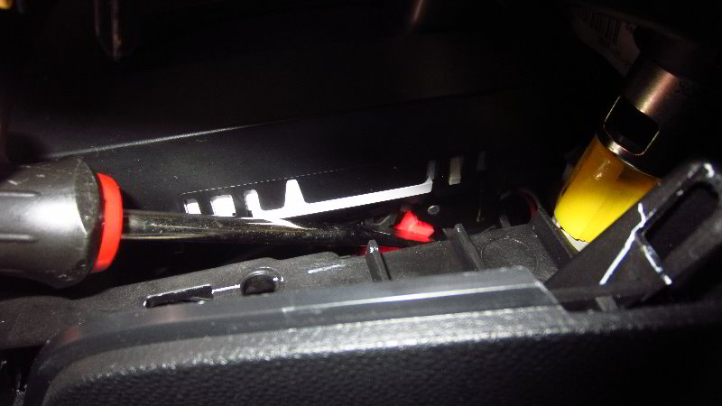 Ford-EcoSport-Automatic-Transmission-Shift-Lock-Release-Guide-014