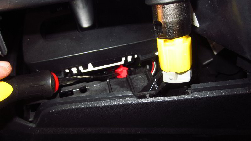 Ford-EcoSport-Automatic-Transmission-Shift-Lock-Release-Guide-024