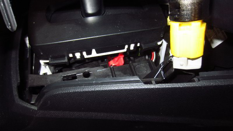 Ford-EcoSport-Automatic-Transmission-Shift-Lock-Release-Guide-025