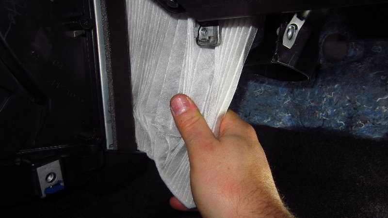 Ford-EcoSport-Cabin-Air-Filter-Replacement-Guide-034
