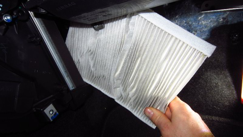 Ford-EcoSport-Cabin-Air-Filter-Replacement-Guide-035