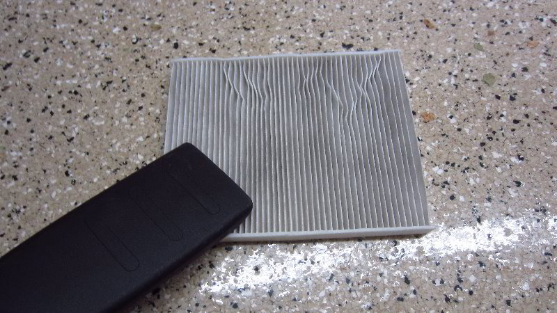 Ford-EcoSport-Cabin-Air-Filter-Replacement-Guide-040