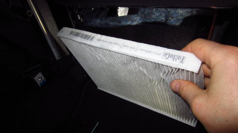 Ford-EcoSport-Cabin-Air-Filter-Replacement-Guide-043