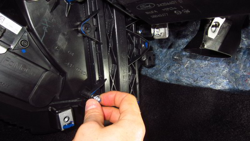 Ford-EcoSport-Cabin-Air-Filter-Replacement-Guide-046