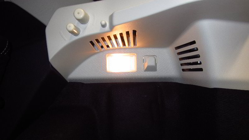 Ford-EcoSport-Cargo-Area-Light-Bulb-Replacement-Guide-001