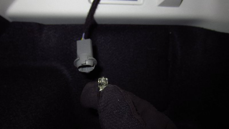 Ford-EcoSport-Cargo-Area-Light-Bulb-Replacement-Guide-007
