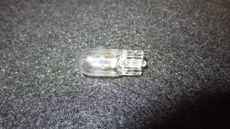 Ford-EcoSport-Cargo-Area-Light-Bulb-Replacement-Guide-008