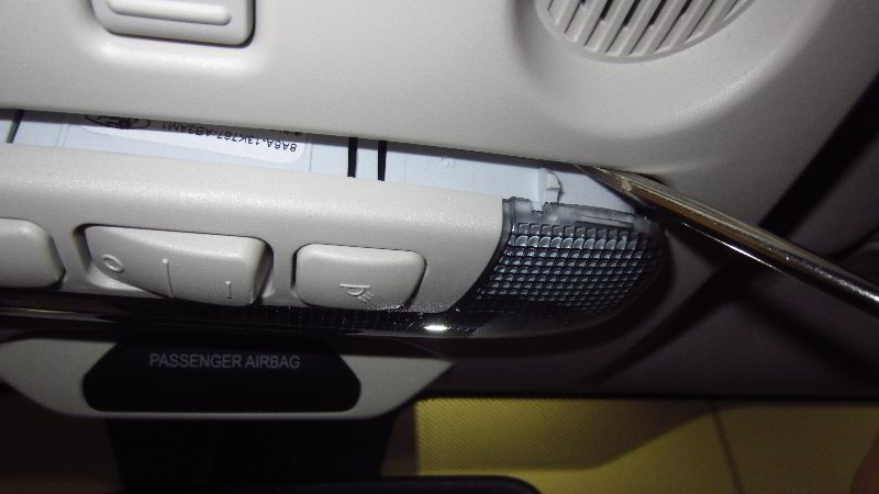 Ford-EcoSport-Dome-Map-Light-Bulbs-Replacement-Guide-004