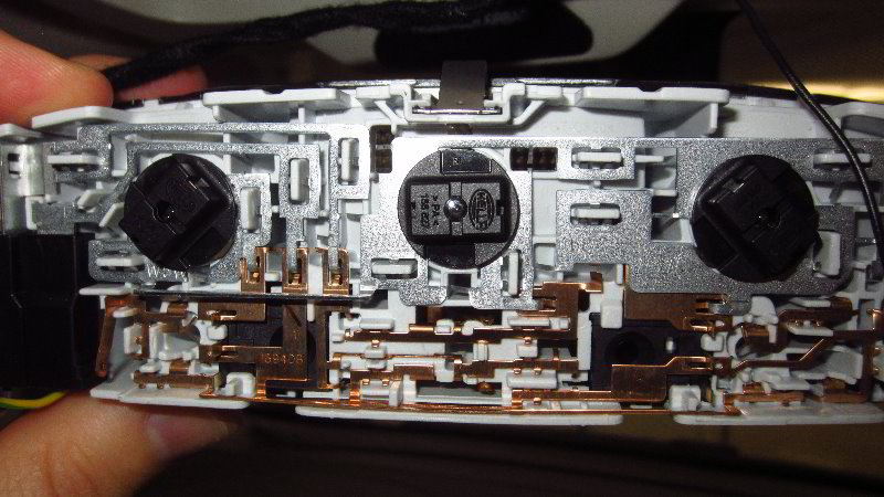 Ford-EcoSport-Dome-Map-Light-Bulbs-Replacement-Guide-007