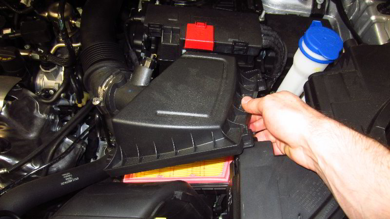 Ford-EcoSport-Engine-Air-Filter-Replacement-Guide-006
